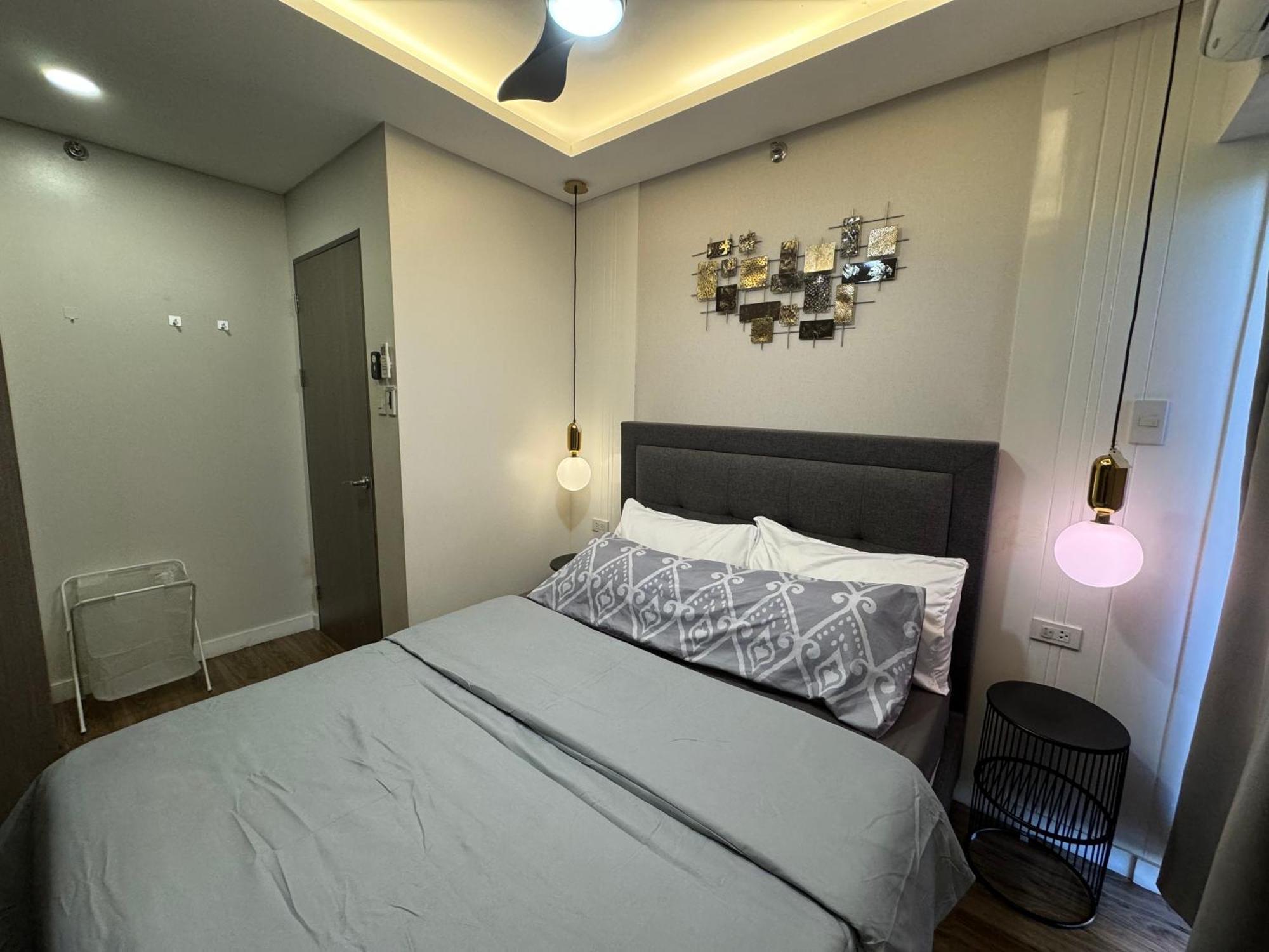 Stylish & Spacious Place Near Bgc Fast Wi-fi Manila