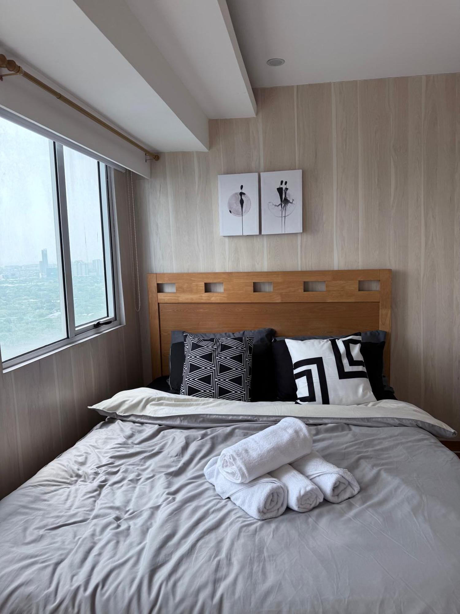 2br Unit In Bgc The Aparthotel *