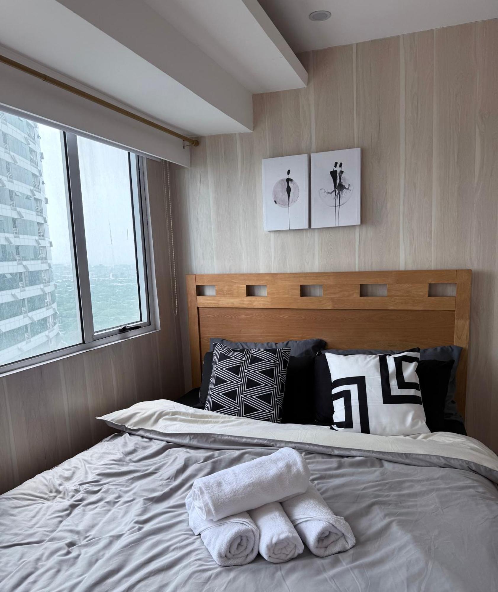 2br Unit In Bgc The * Manila