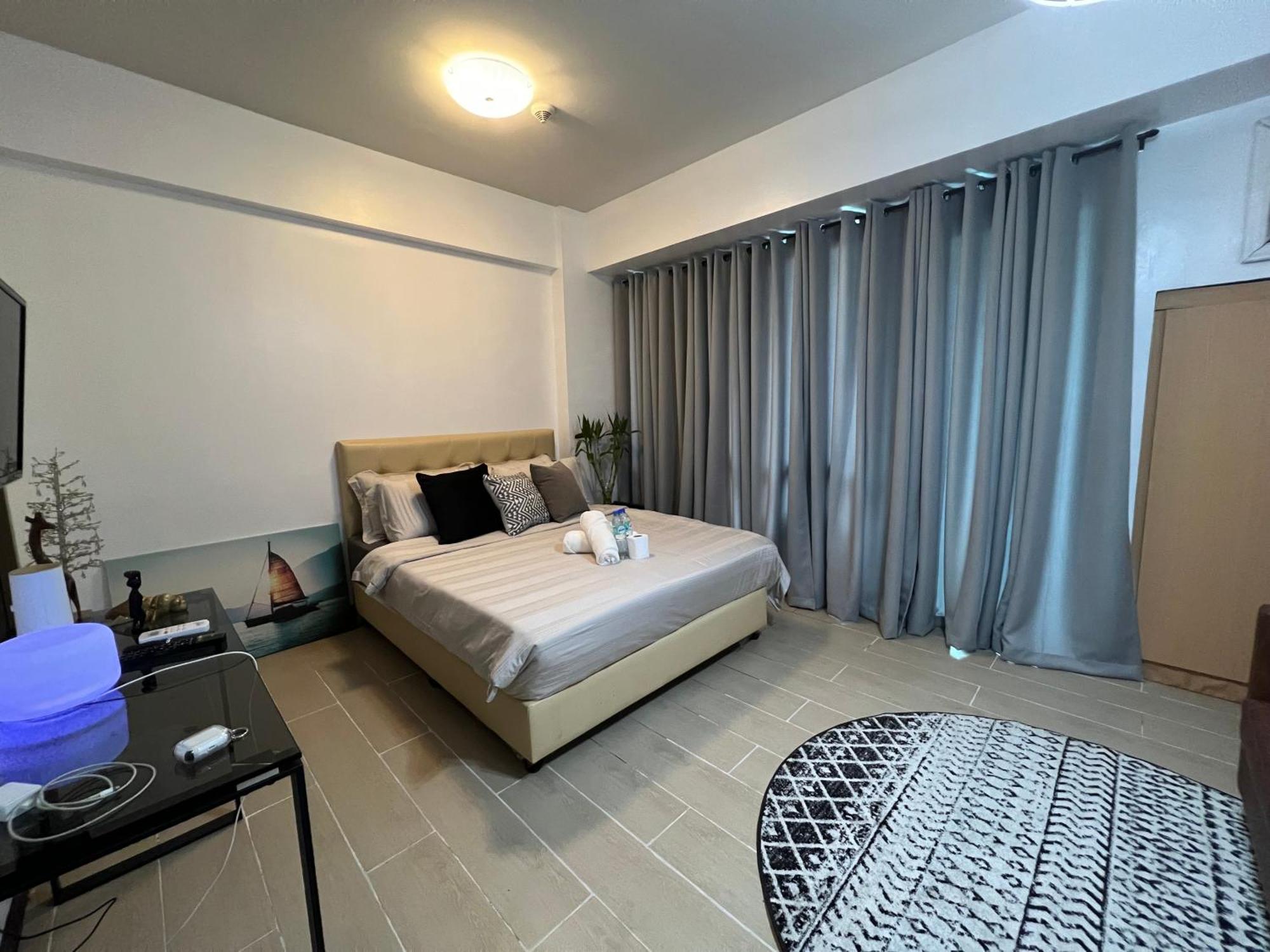 Two Palm Tree Terminal 3 Newport Pasay Apartment *