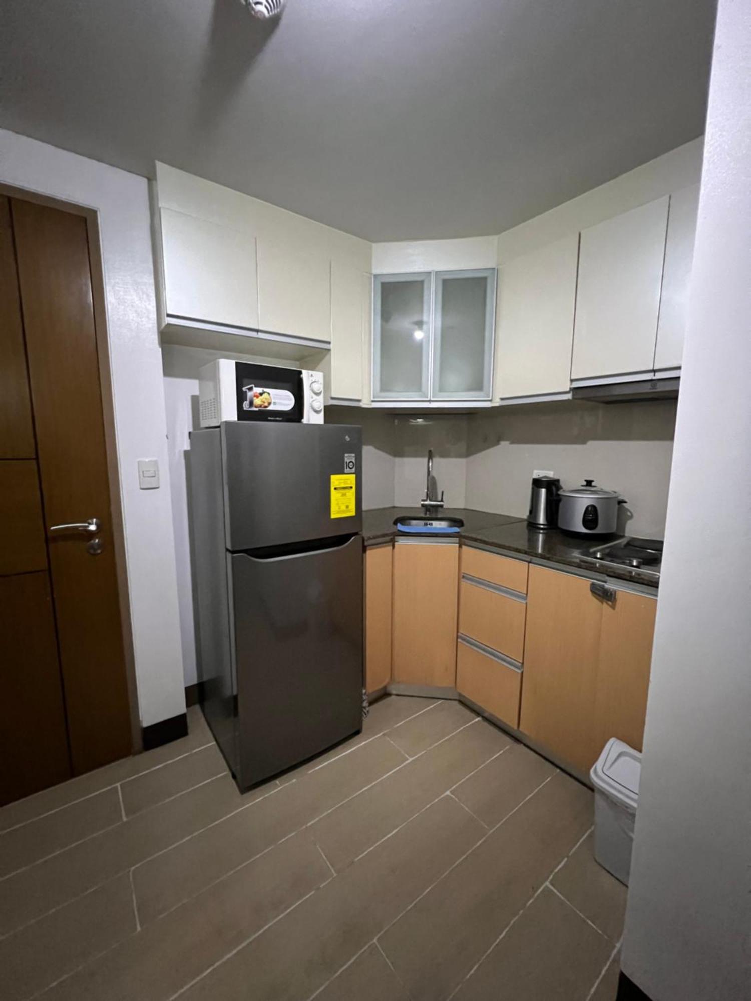 Apartment Two Palm Tree Terminal 3 Newport Pasay