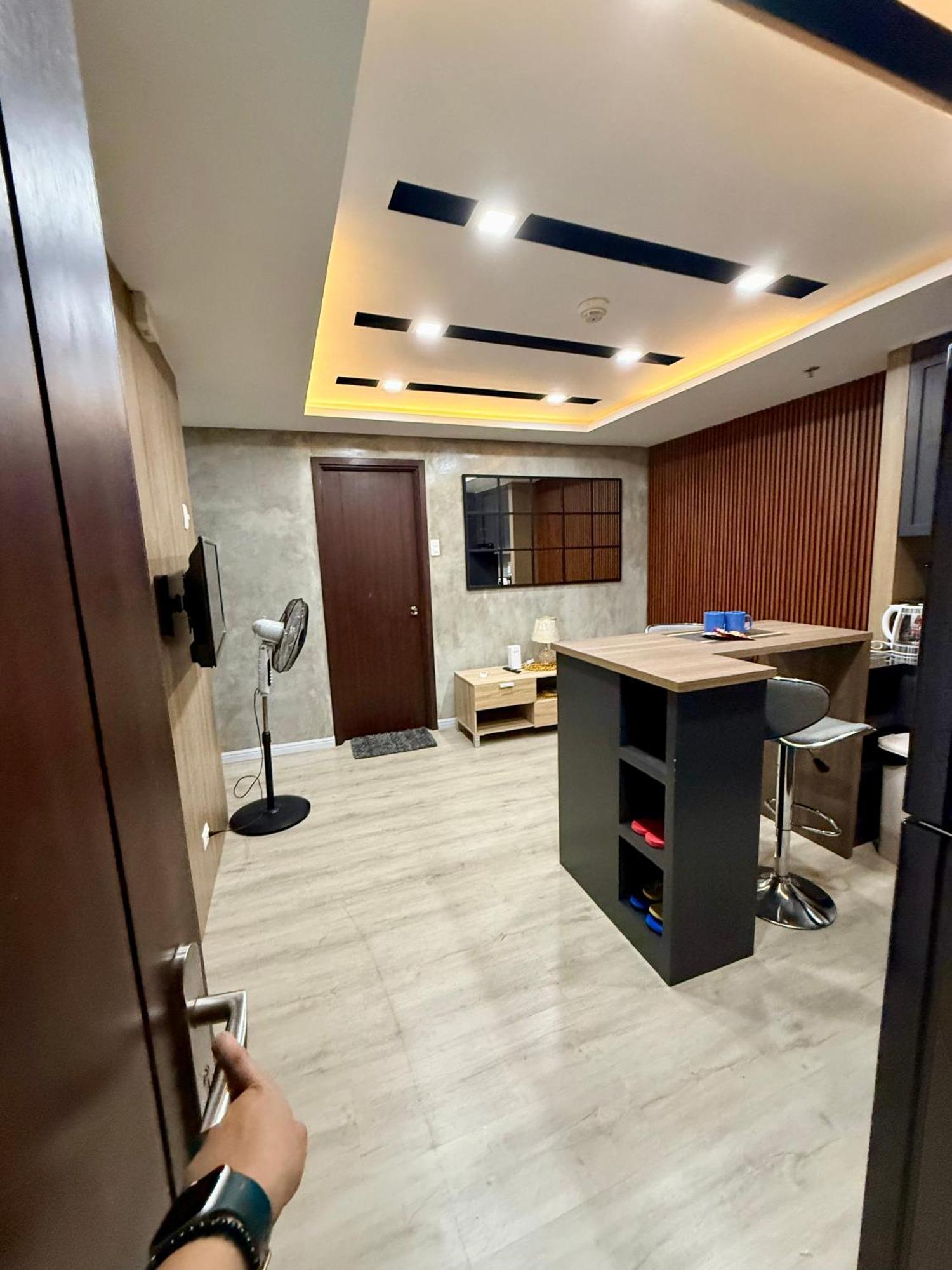 Urbanchic 2br Unit At Boni Edsa Aparthotel Manila