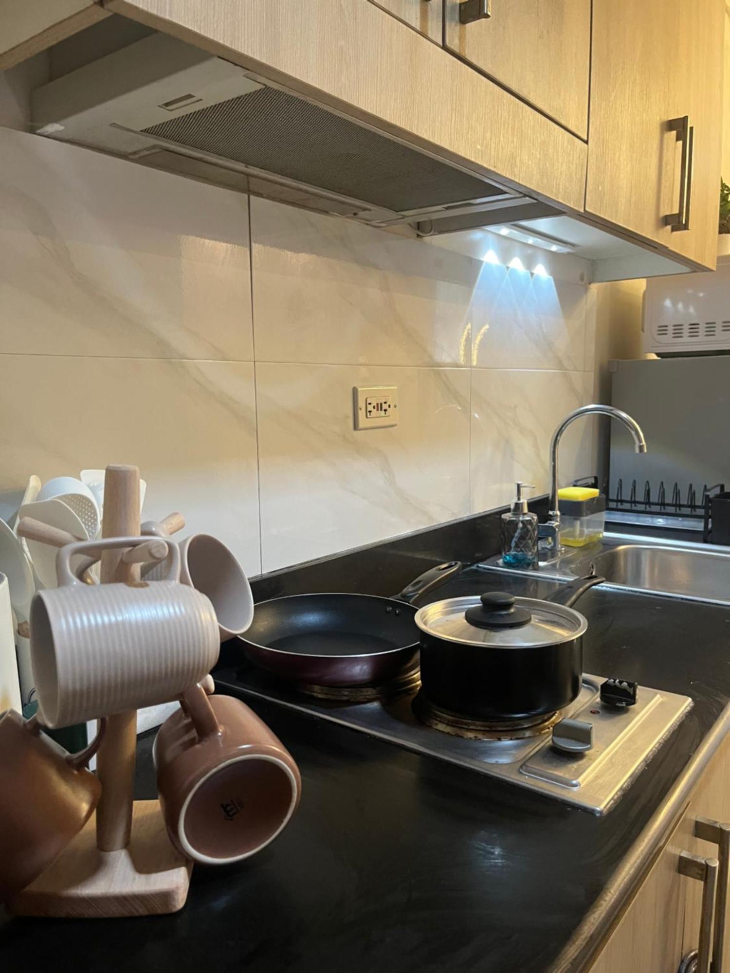 Hiraya Staycation Aparthotel
