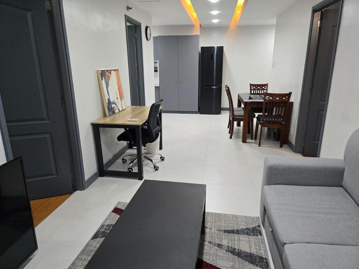 Bgc Center Decent 74sqm, 2br, 2baths, 4beds With Maid Quarter * Manila
