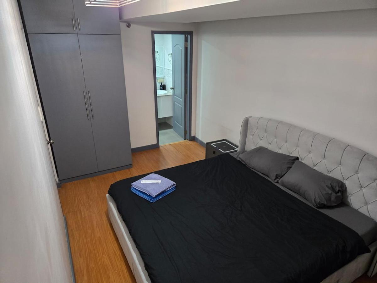 Bgc Center Decent 74sqm, 2br, 2baths, 4beds With Maid Quarter Manila