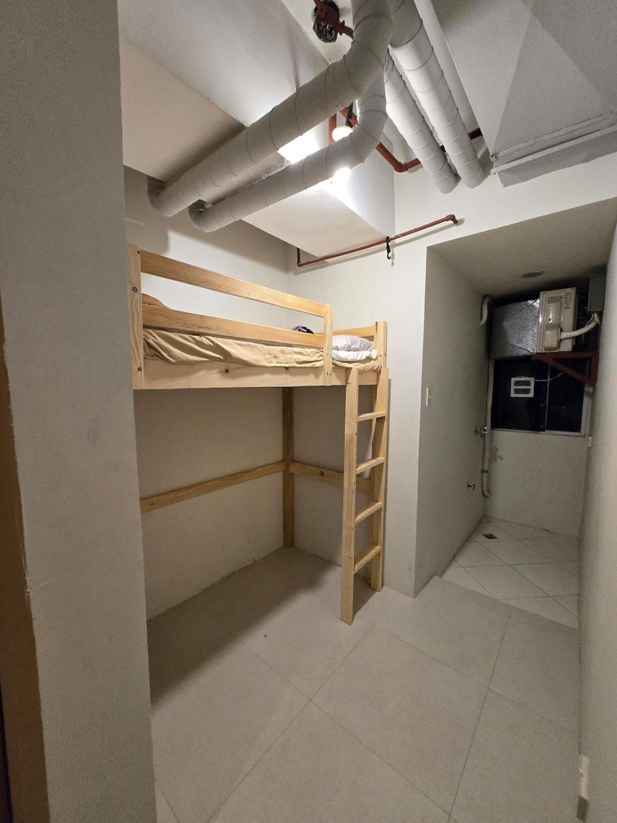 Apartment Bgc Center Decent 74sqm, 2br, 2baths, 4beds With Maid Quarter Manila