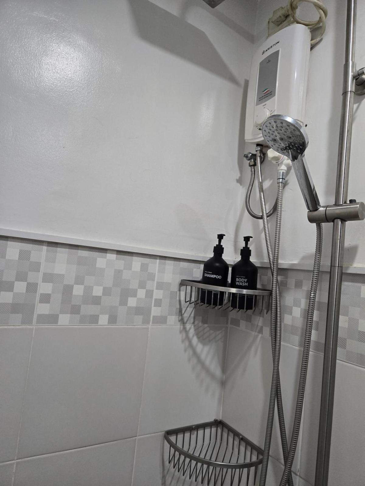 Bgc Center Decent 74sqm, 2br, 2baths, 4beds With Maid Quarter Apartment Manila