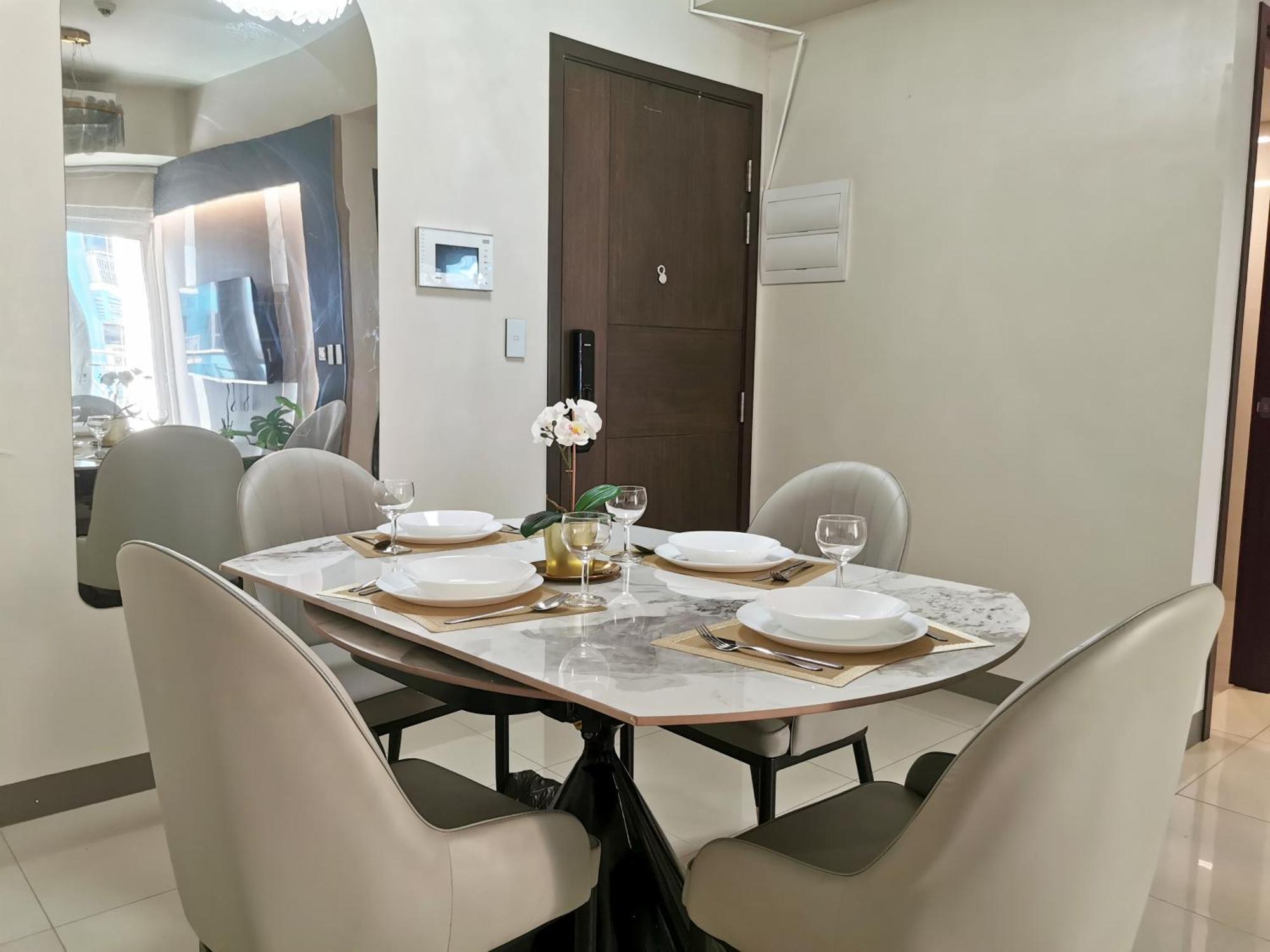 Modern In Prime Location * Manila