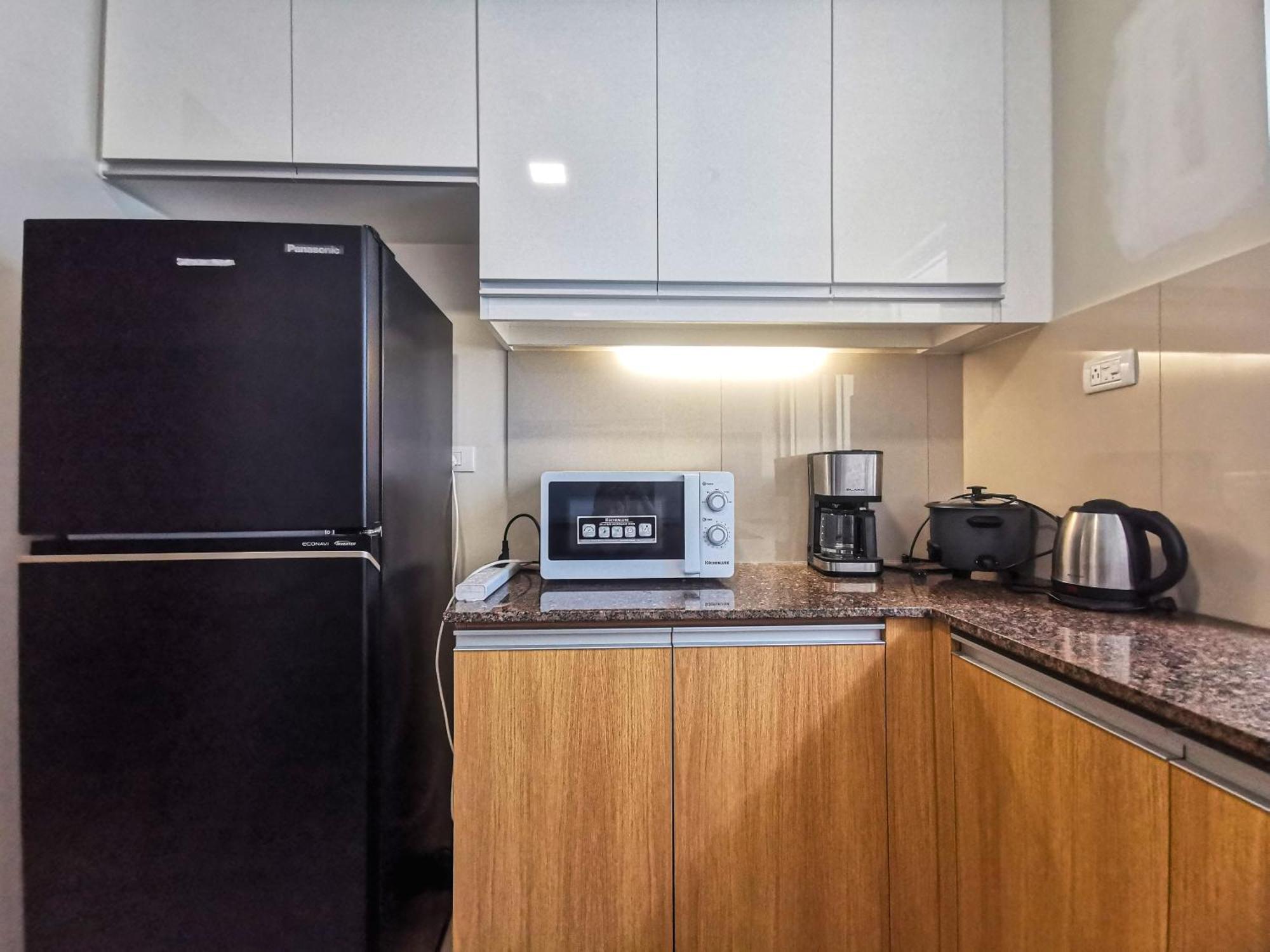 Modern In Prime Location Aparthotel Manila