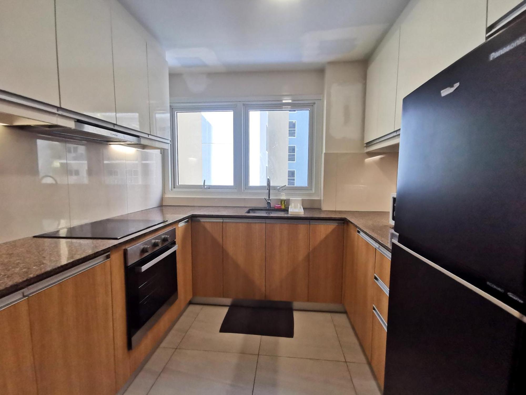Modern In Prime Location *