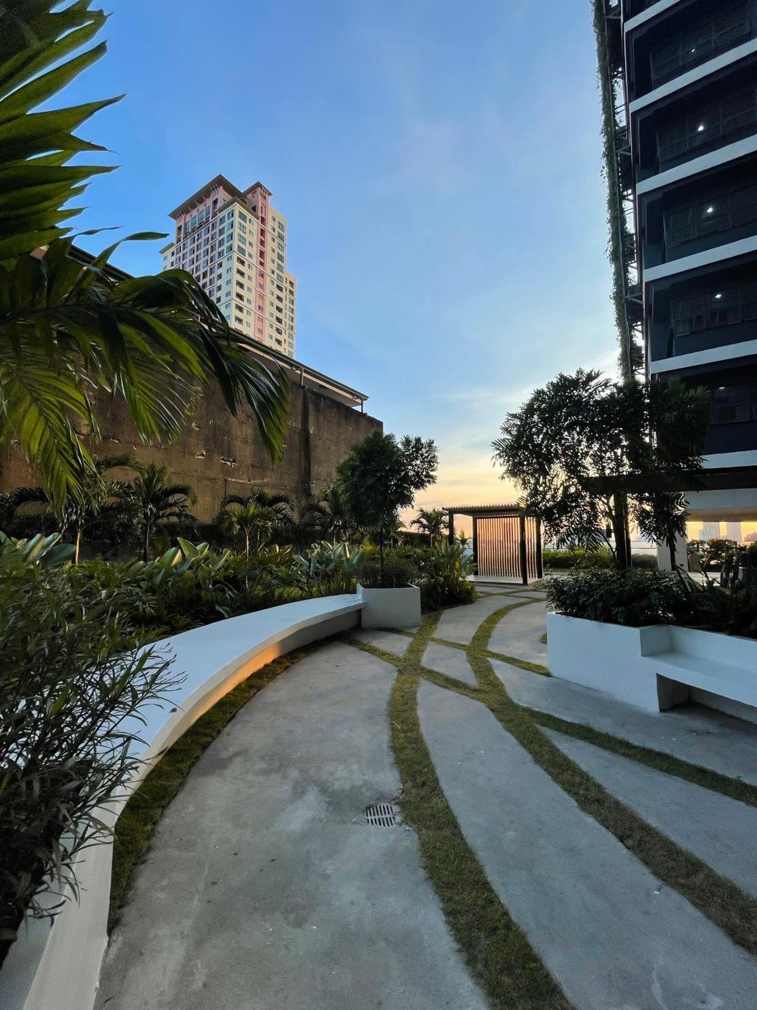 Stylish 1br In Makati Manila