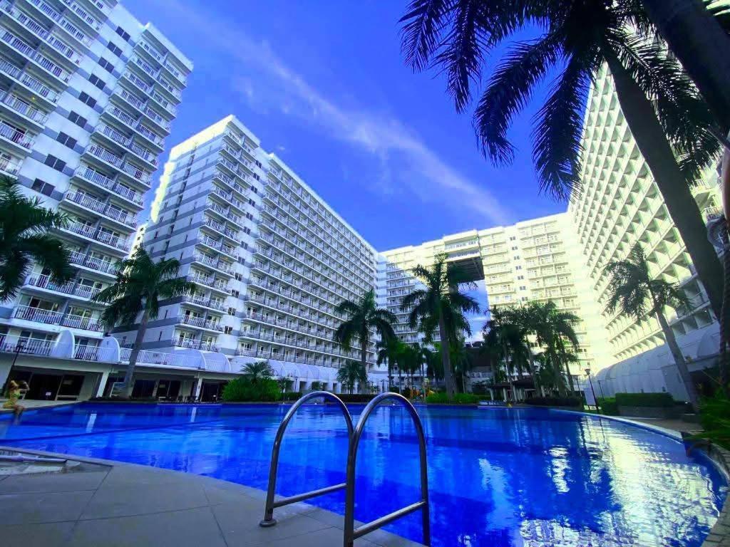 Shell Residences 1br Deluxe Condotel - Mall Of *
