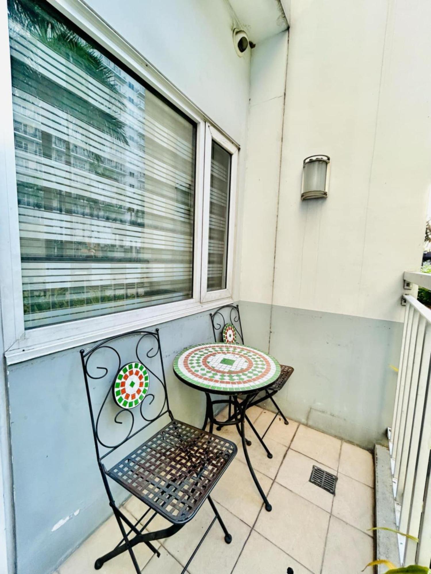 Shell Residences 1br Deluxe Condotel - Mall Of Manila