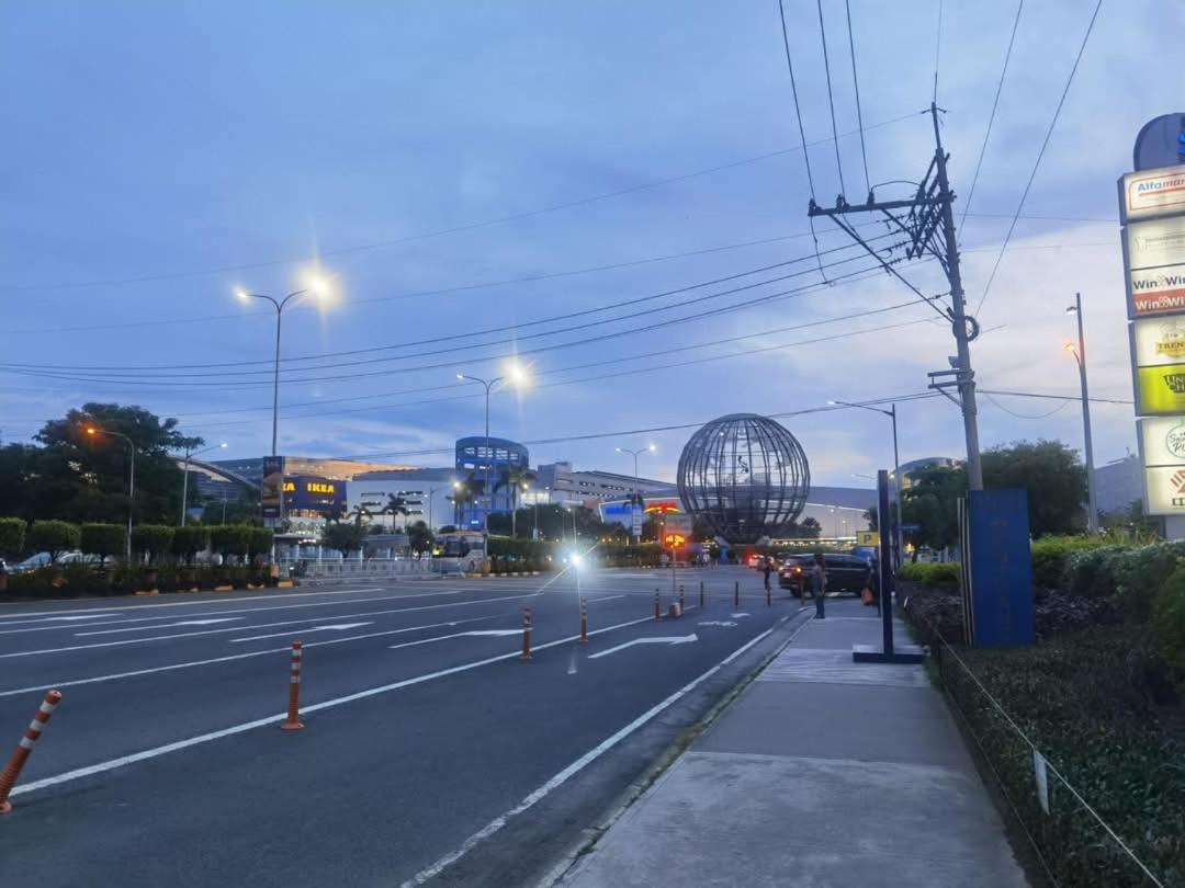 Shell Residences 1br Deluxe Condotel - Mall Of