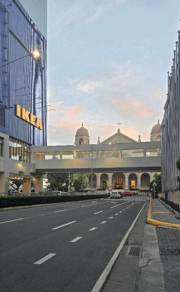 Shell Residences 1br Deluxe Condotel - Mall Of Apartment *