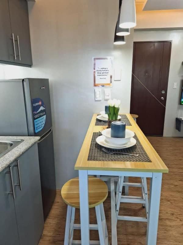 Alabang Staycation By Calvin Apartment *