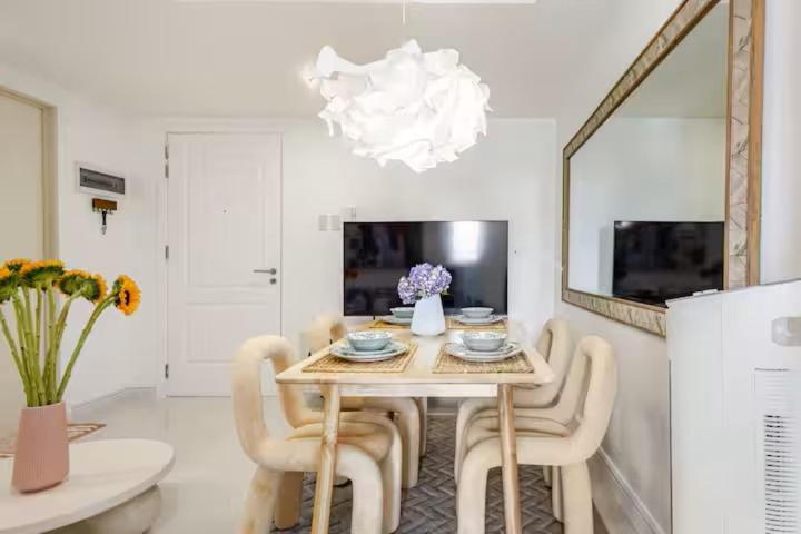 Apartment Jing'scrib 2br By Azure Near Airport Manila