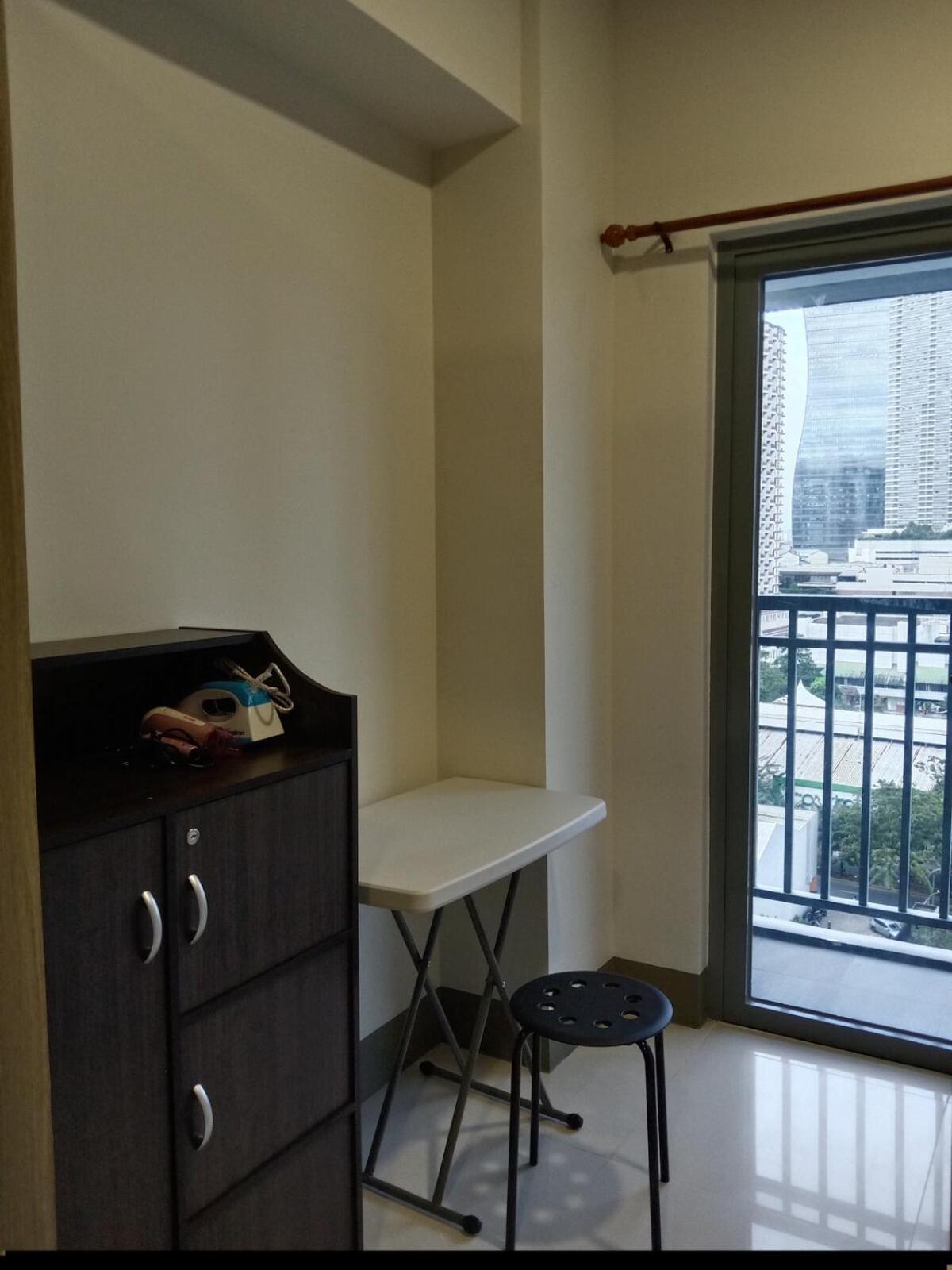 One Bedroom Unit In Fame Residences