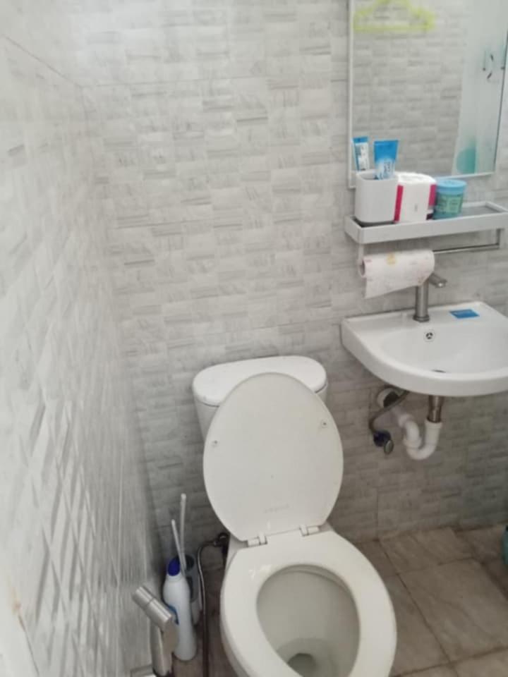 2br Staycation Family Near Naia,smbicutan,bgc Apartment *