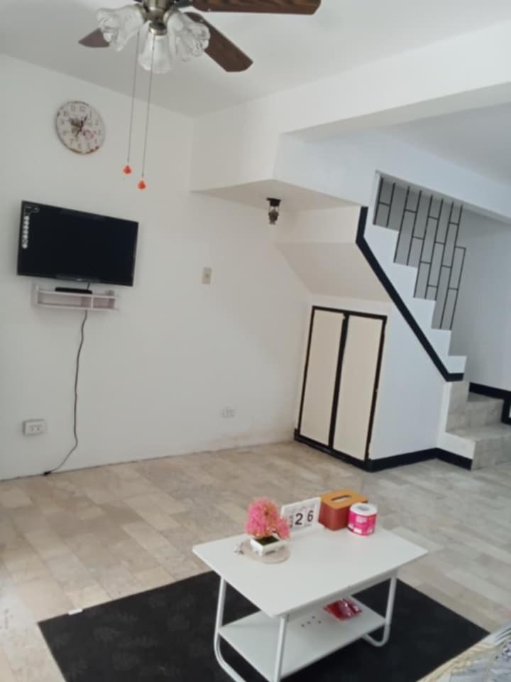 Apartment 2br Staycation Family Near Naia,smbicutan,bgc