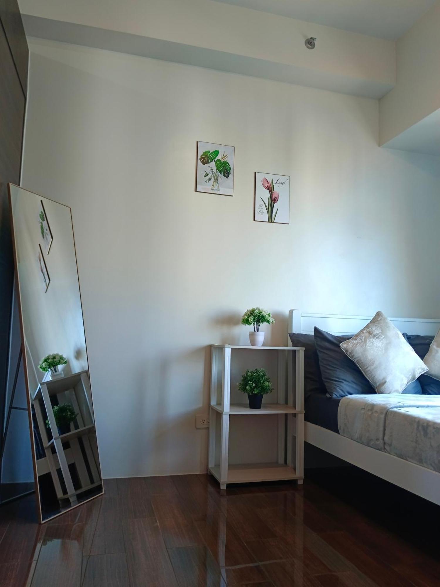 Cozy & Stylish Staycation And Netflix - Wifi And Pool Manila
