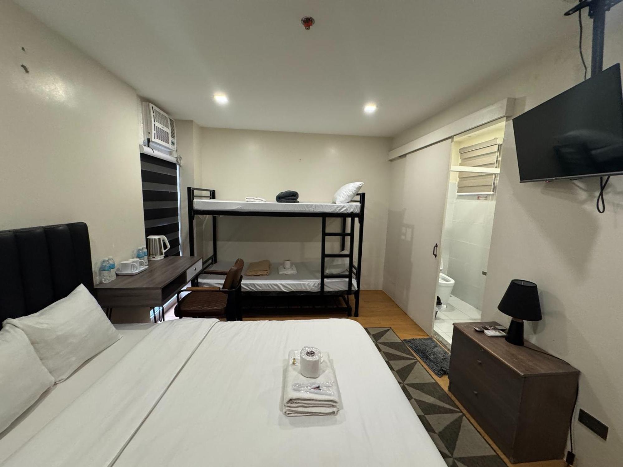 Hotel The Circuit Manor Near Ayala Malls Circuit *
