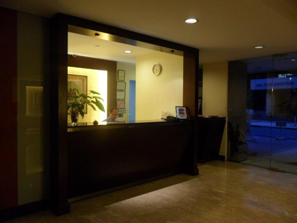 Amorsolo Mansion Hotel