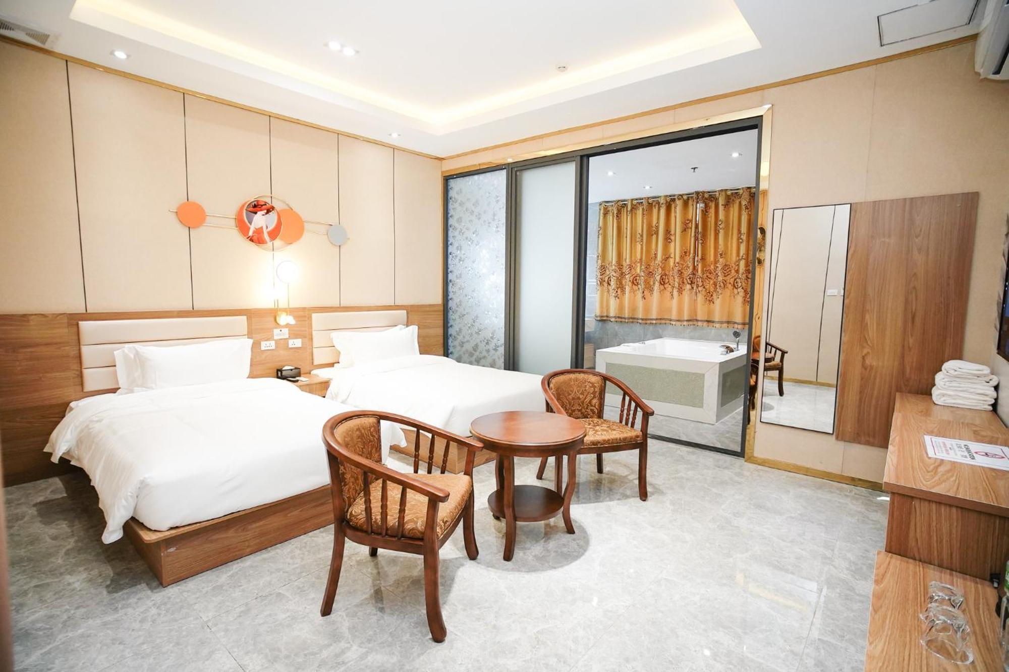 Hotel Me Makati City
