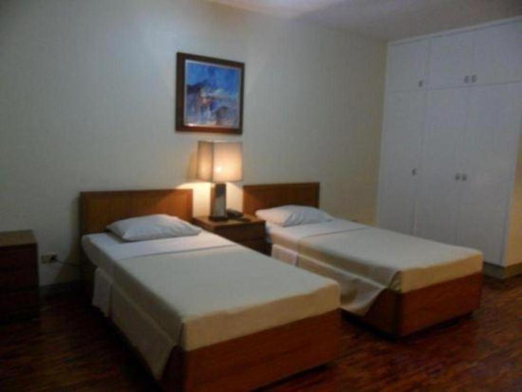 Hotel Amorsolo Mansion 3*