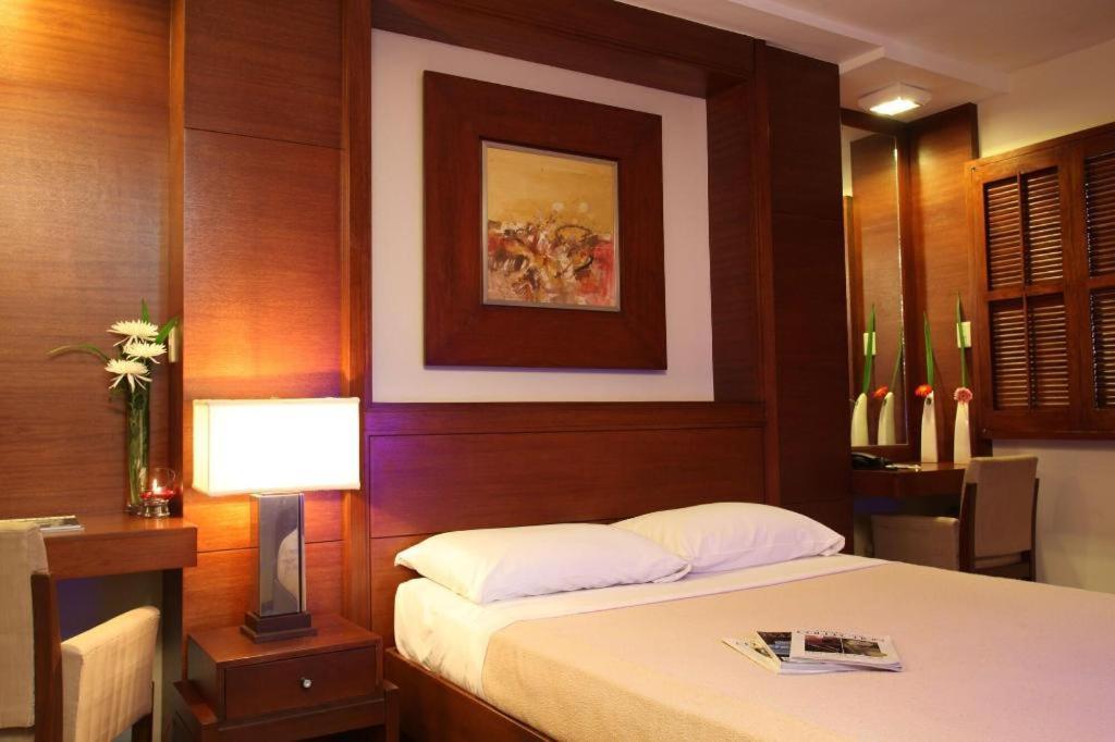 Amorsolo Mansion 3* Manila