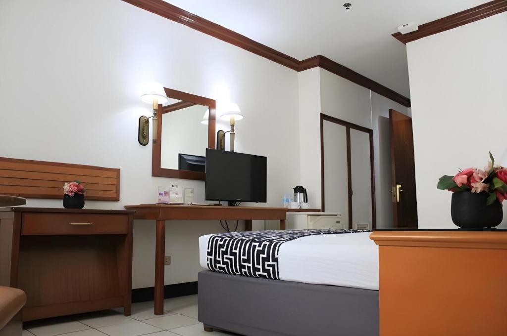 Hotel Palmas De Manila