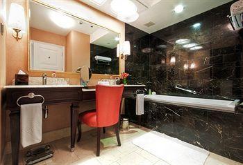 Hotel Maxims Hotel 5*