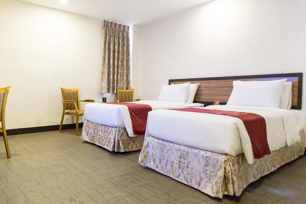 D Circle Hotel 3*