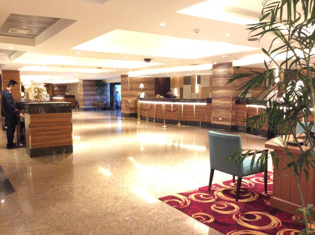 Century Park 4*