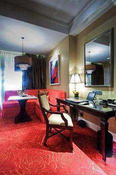 Maxims Hotel 5*