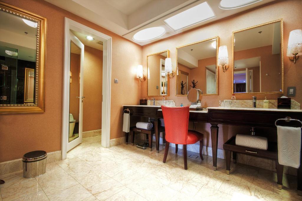 Maxims Hotel 5* Manila