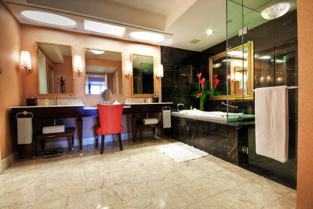 Hotel Maxims Hotel 5*