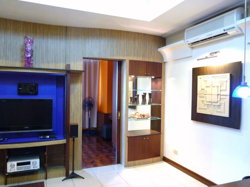 Apartment Mch Suites At Robinson's Place Residences