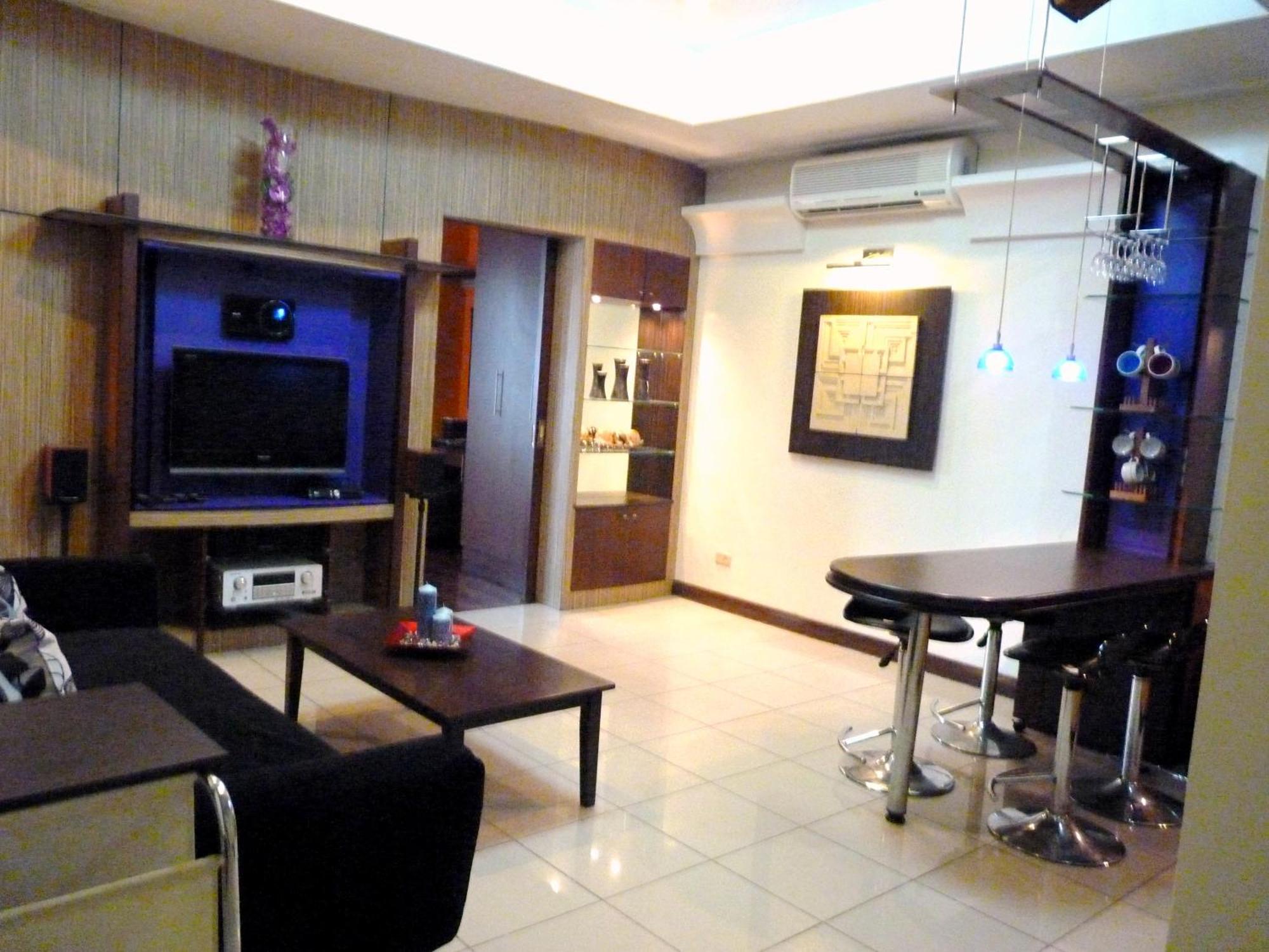 Mch Suites At Robinson's Place Residences Apartment *