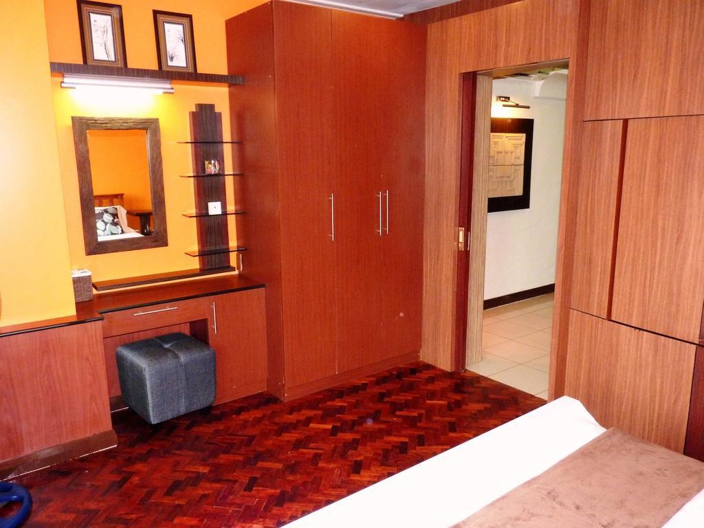 Mch Suites At Robinson's Place Residences Apartment *