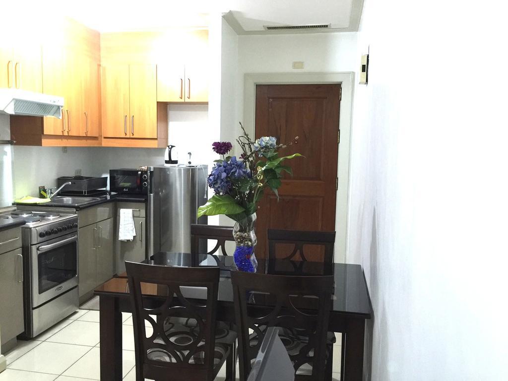 Mch Suites At Robinson's Place Residences
