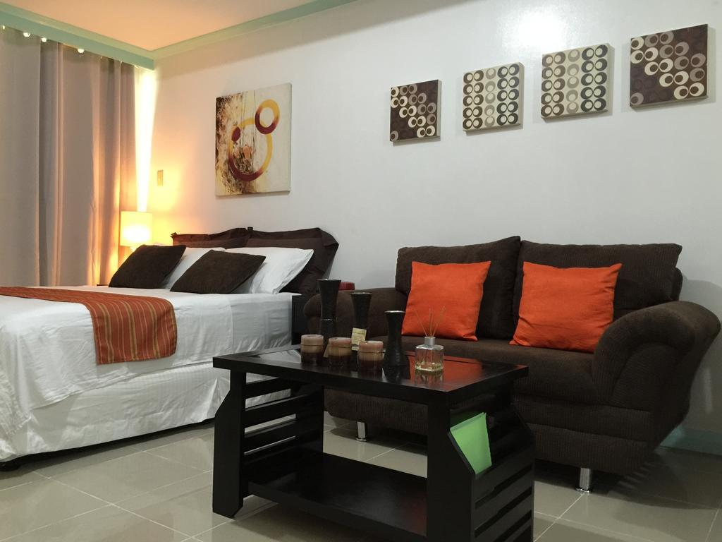 Mch Suites At Robinson's Place Residences *