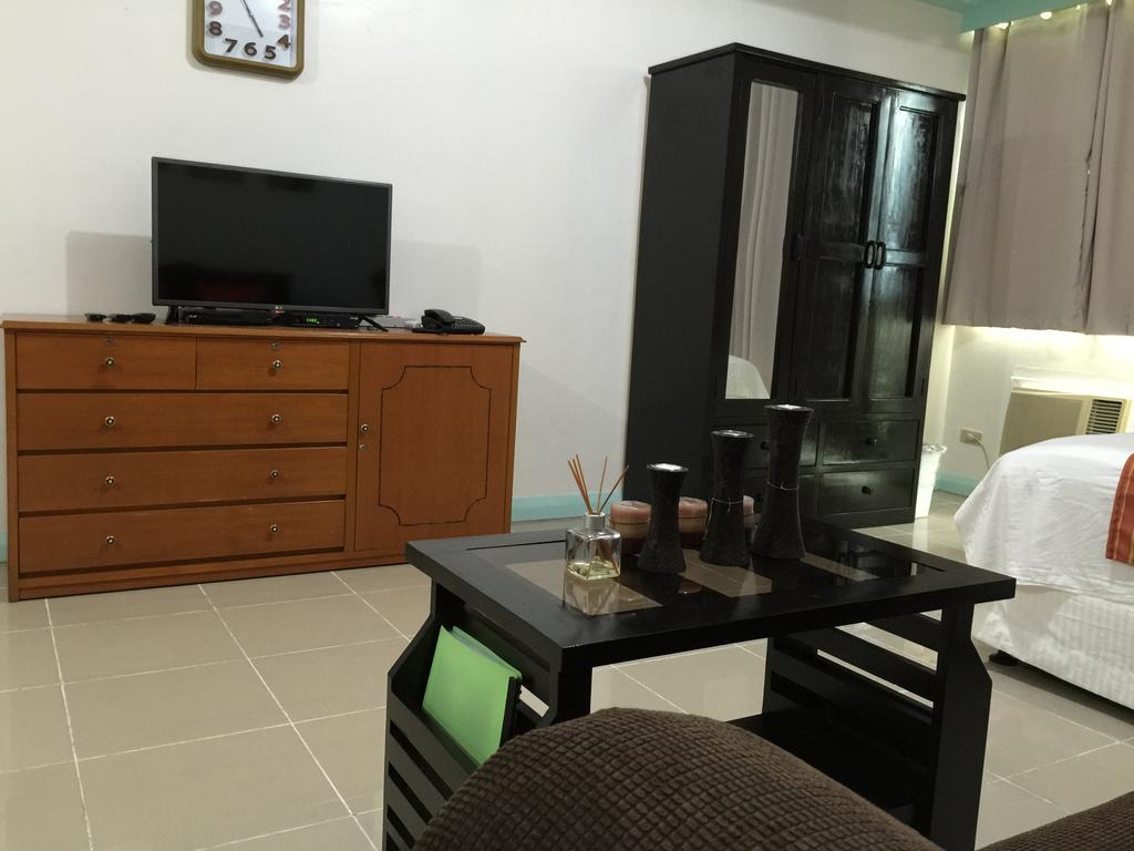 Apartment Mch Suites At Robinson's Place Residences
