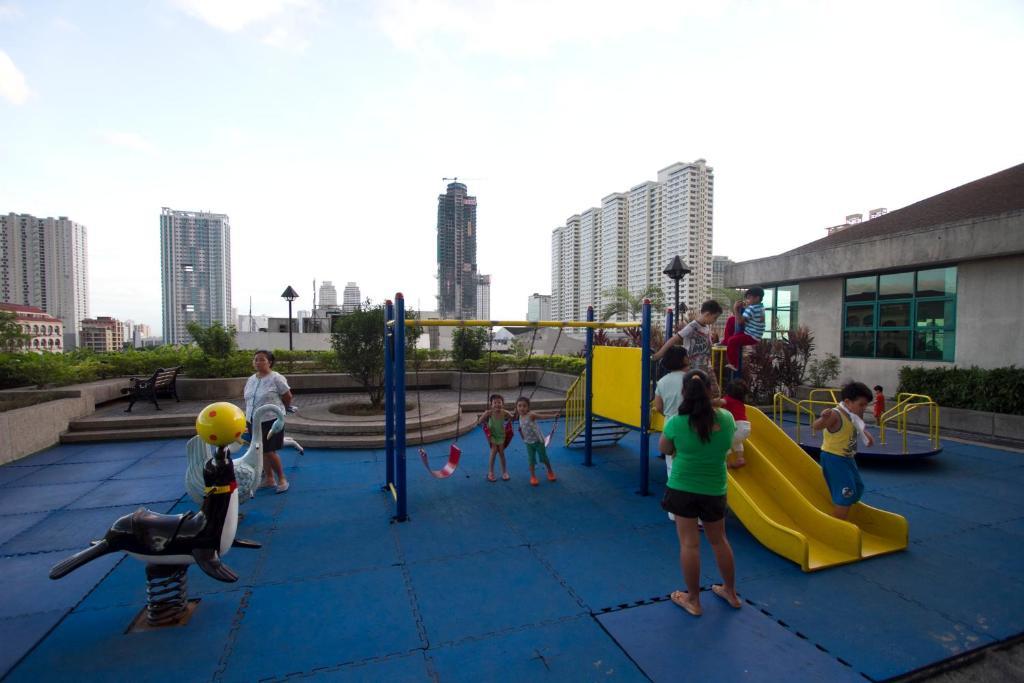 Apartment Mch Suites At Robinson's Place Residences Manila