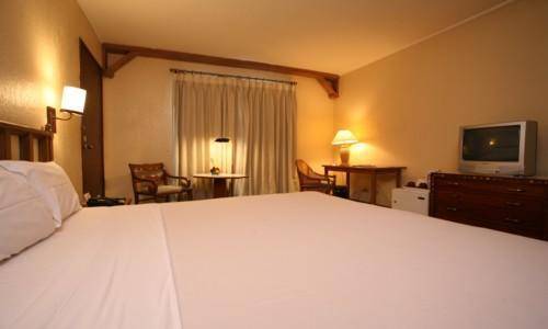 Hotel Manila Pavilion Hotel And Casino 4*