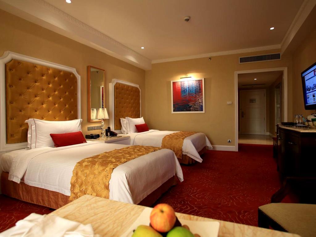 Maxims Hotel Manila