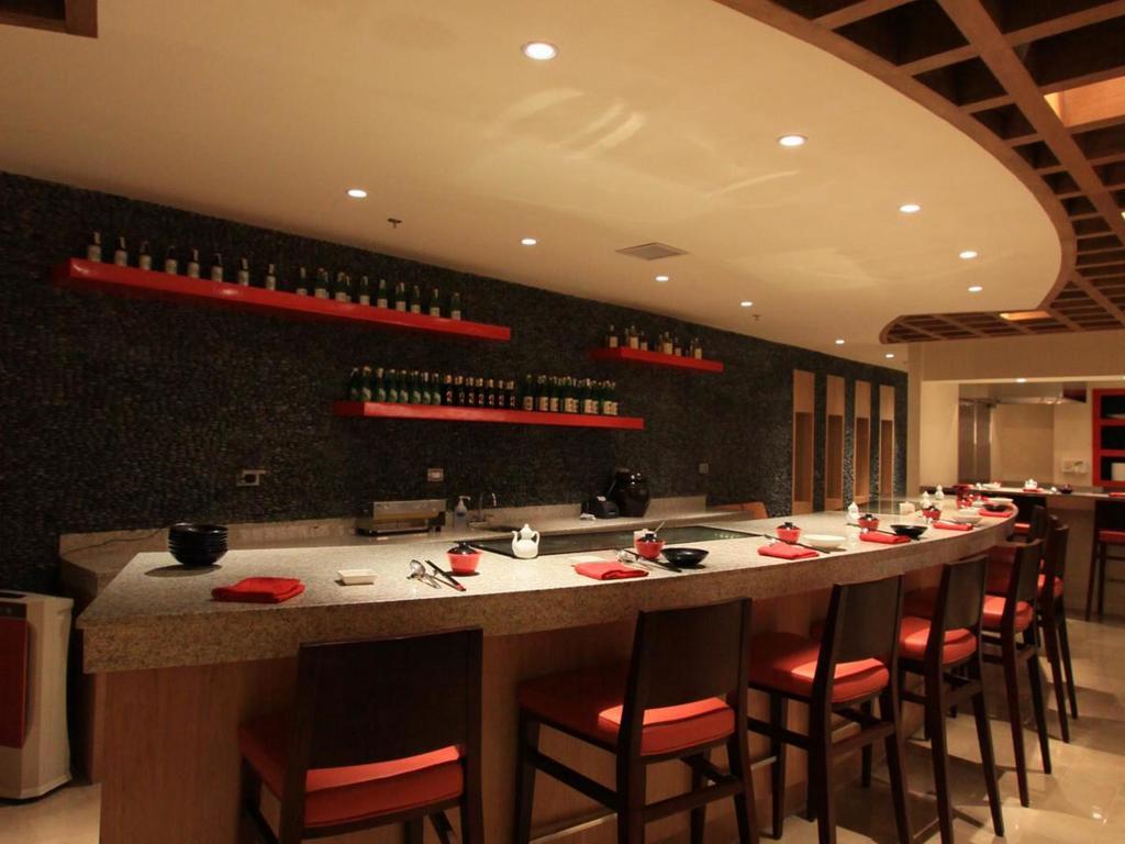 Maxims Hotel