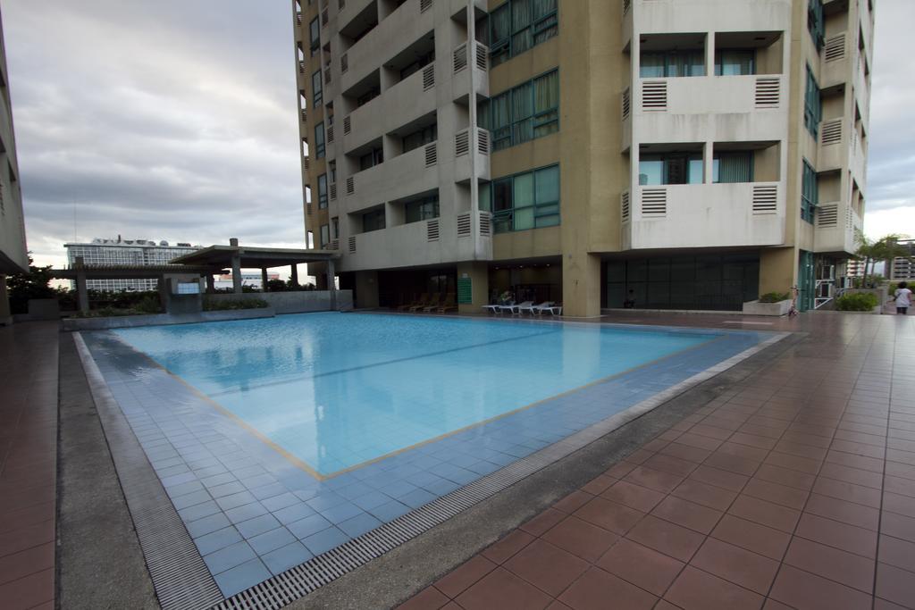 Apartment Mch Suites At Robinson's Place Residences
