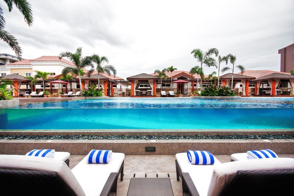 Maxims Hotel