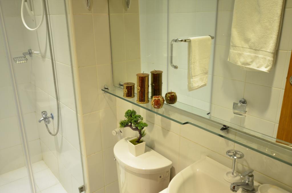 A Homey Place At Adriatico Apartment